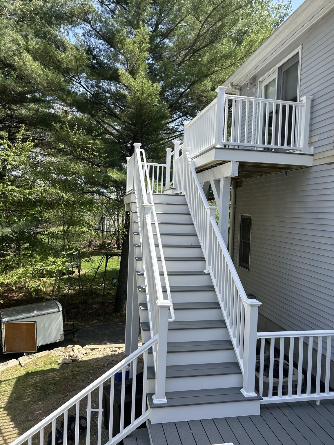 01-ANJO-deck-long-staircase